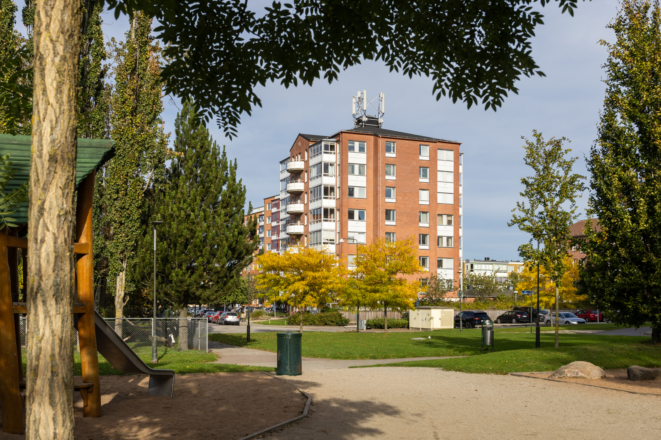 DSC03465 2 Utan Skyltar Och Flagga (1)